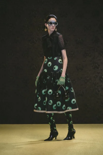 Look 19